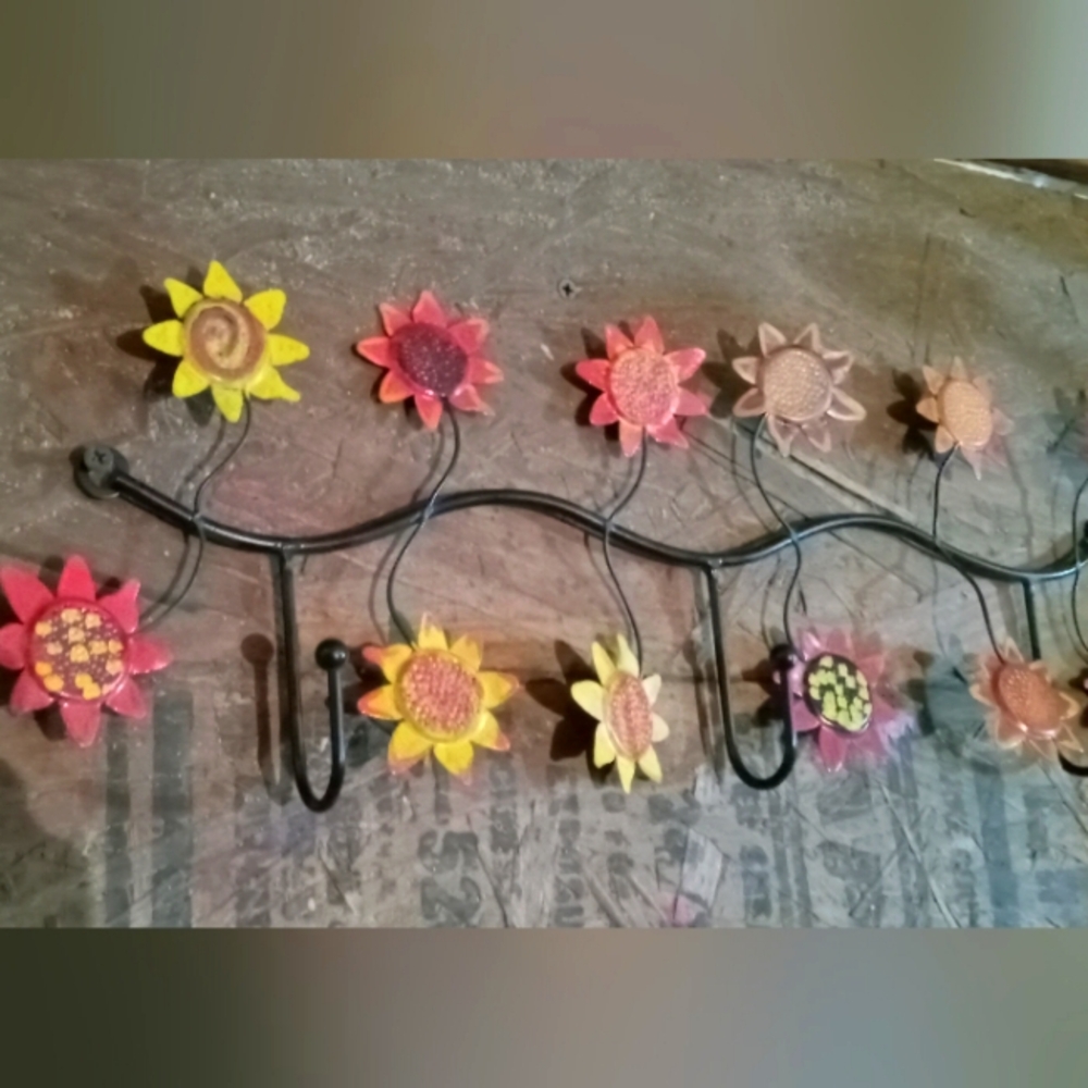 Hand painted metal jewlery hook